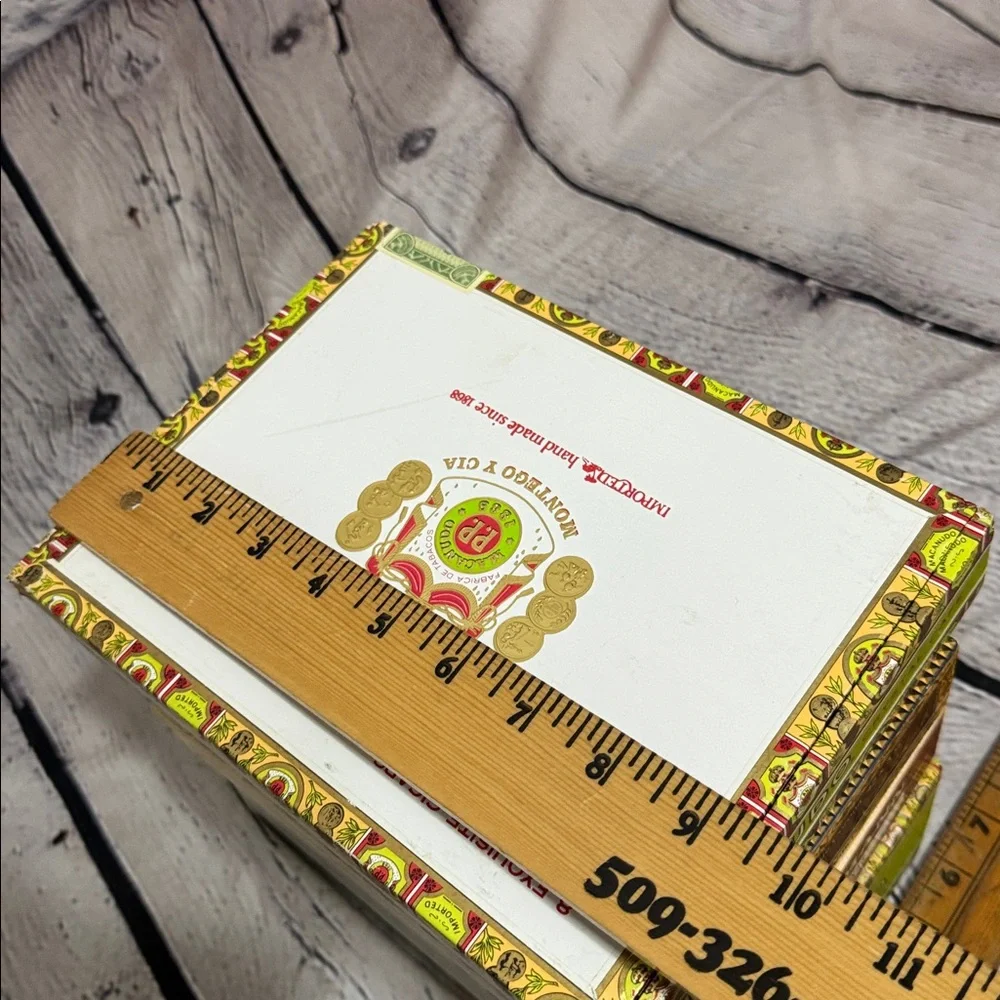 Macanudo set cigar